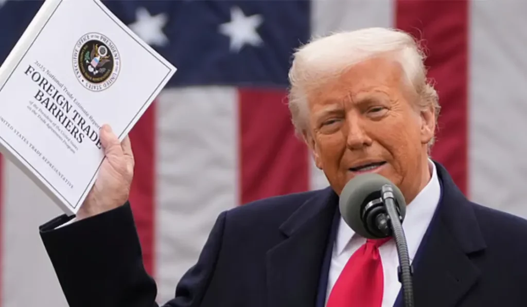 Trump Tariffs: विदेशी गैजेट्स होंगे महंगे, अमेरिका में मैन्युफैक्चरिंग लौटाने की तैयारी… Trump Tariffs: विदेशी गैजेट्स होंगे महंगे, अमेरिका में मैन्युफैक्चरिंग लौटाने की तैयारी…