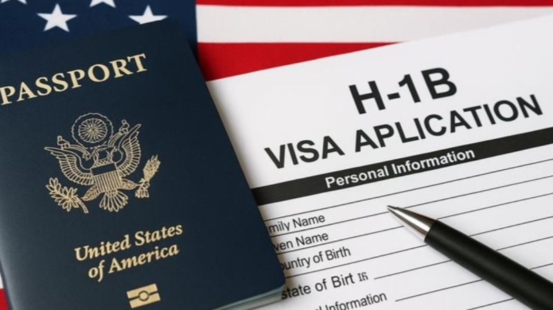 क्या आप भी चाहते हैं H-1B फीस माफ़? यहाँ है आसान तरीका क्या आप भी चाहते हैं H-1B फीस माफ़? यहाँ है आसान तरीका