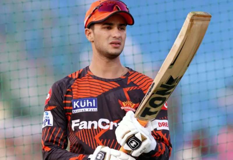 ‘हेजलवुड की लय तोड़ देगा अभिषेक’ — टीम इंडिया के पूर्व कोच ने की बड़ी भविष्यवाणी