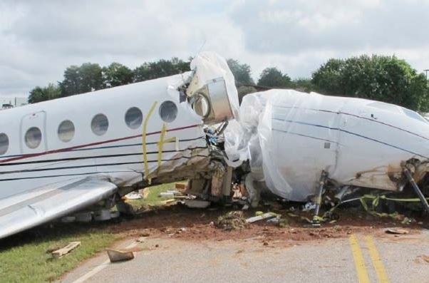 अमेरिका में एफ-16सी फाइटिंग फाल्कन जेट ट्रेनिंग के दौरान क्रैश अमेरिका में एफ-16सी फाइटिंग फाल्कन जेट ट्रेनिंग के दौरान क्रैश