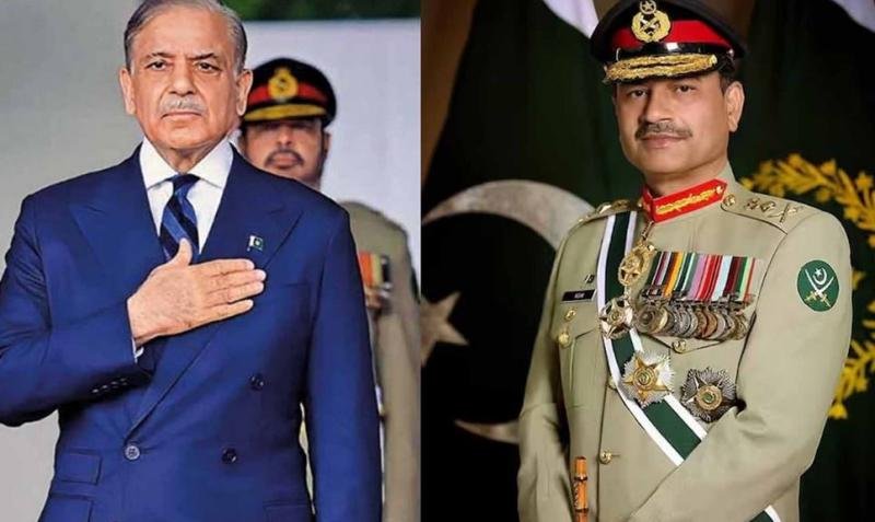 मुनीर को सीडीएफ बनाने में हिचक रहे शाहबाज शरीफ……..छुटटी मनाने नवाज के पास लंदन पहुंचे