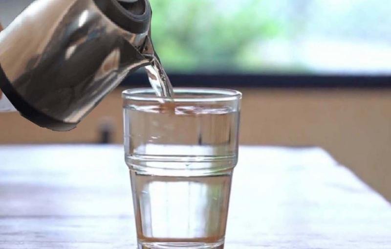 सिर्फ खाना ही नहीं…………पुतिन के साथ उनका विशेष पानी भी चलता हमेशा साथ सिर्फ खाना ही नहीं…………पुतिन के साथ उनका विशेष पानी भी चलता हमेशा साथ