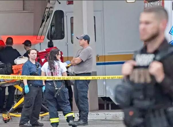 अमेरिका में फिर हुई ताबड़तोड़ फायरिंग, 12 गंभीर घायलों में बच्चे भी शामिल अमेरिका में फिर हुई ताबड़तोड़ फायरिंग, 12 गंभीर घायलों में बच्चे भी शामिल