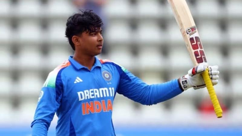 सूर्यवंशी का तूफान, 8 बाउंड्री के साथ की ताबड़तोड़ बैटिंग, अर्जुन तेंदुलकर भी रहे बेजुबान सूर्यवंशी का तूफान, 8 बाउंड्री के साथ की ताबड़तोड़ बैटिंग, अर्जुन तेंदुलकर भी रहे बेजुबान